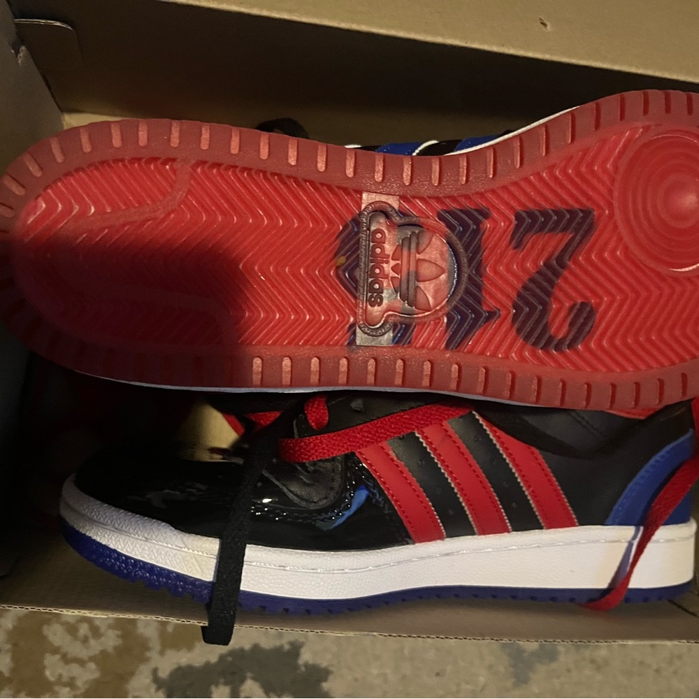 🔥Adidas COLLECTORS 215 “PHILLY” TOP TENS‼️